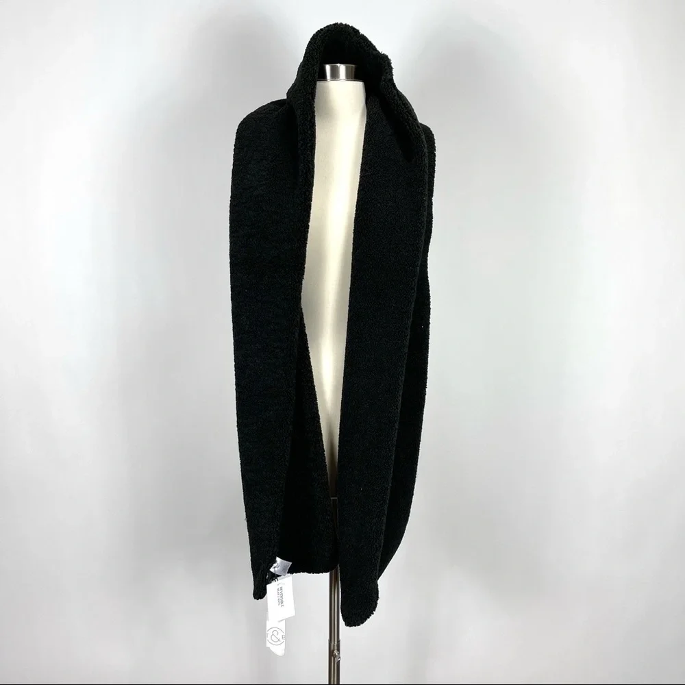 Treasure & Bond fleece scarf black